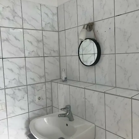 Feels Like Apartment