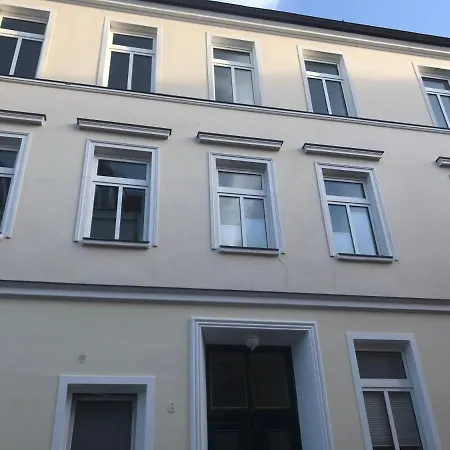 Feels Like Apartment